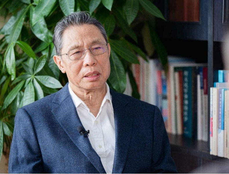 夏日炎炎，可以摘下口罩了吗？