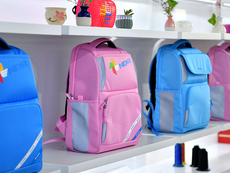 豪门国际书包与您同行