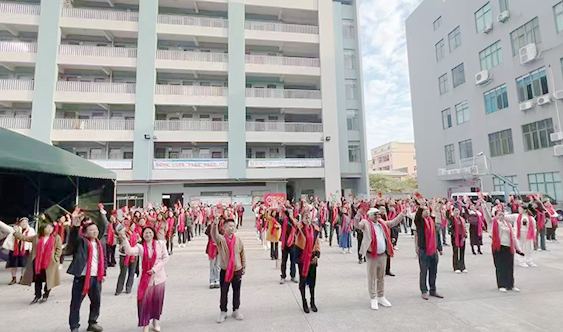 豪门国际科技背包厂家开工大吉！