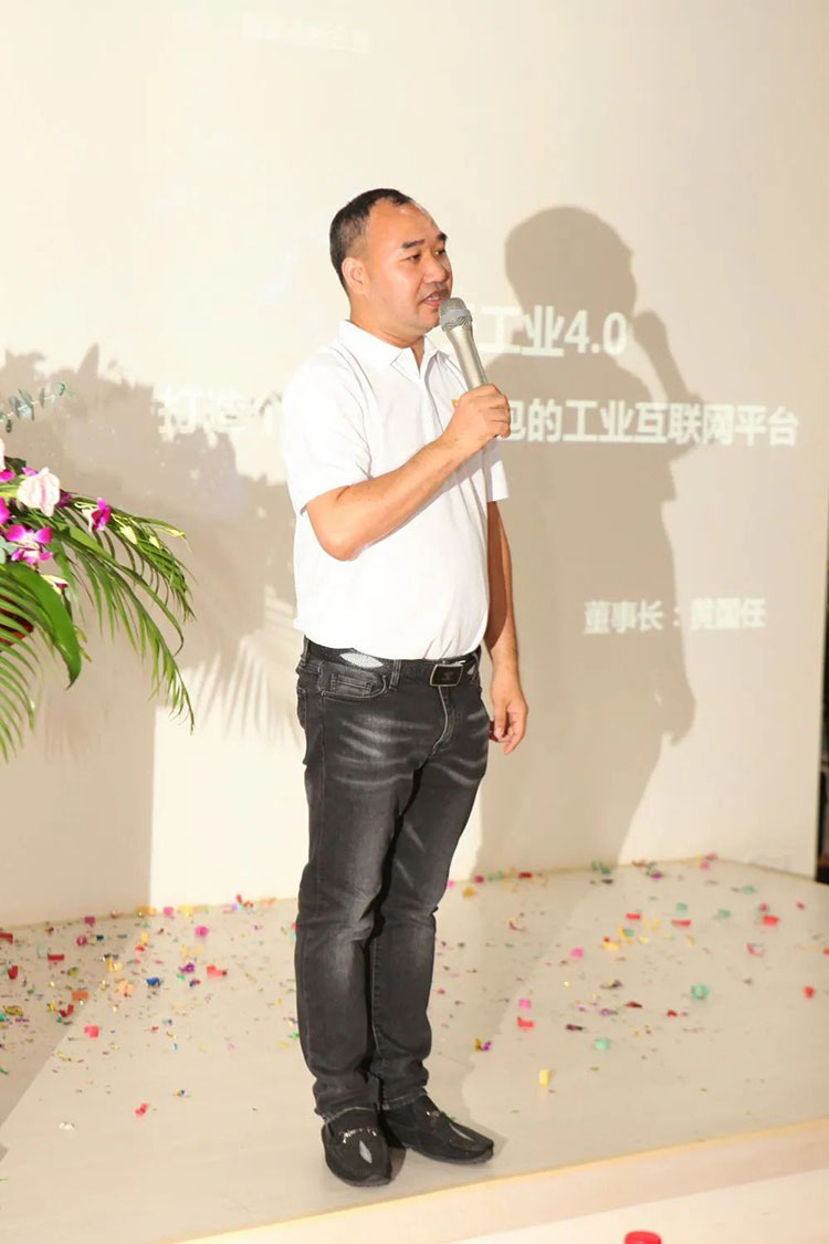 书包定制,双肩包生产厂家,书包工厂,双肩包定制,箱包厂家