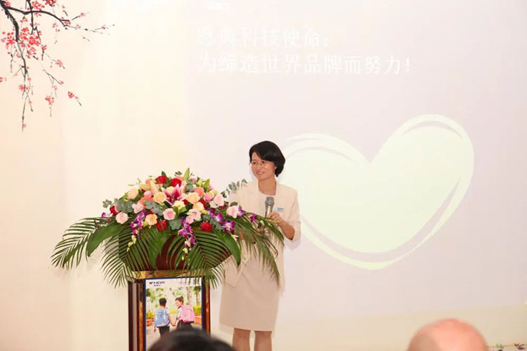 书包定制,双肩包生产厂家,书包工厂,双肩包定制,箱包厂家