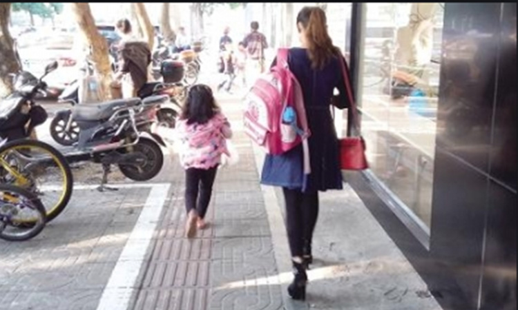 书包定制,双肩包生产厂家,护脊书包工厂,双肩包定制,箱包厂家