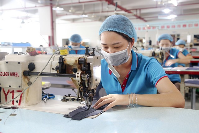 定制背包车缝工序