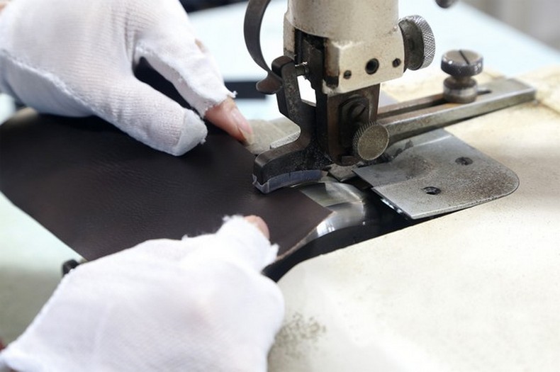 东莞双肩包厂家车缝