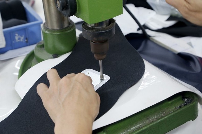 箱包厂,广州定做背包,医疗布艺定制背包,深圳双肩包生产厂家