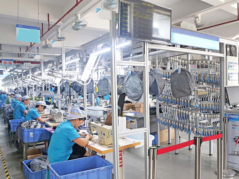 广东箱包厂家,商务礼品背包定制,定制双肩电脑背包,旅行包背包厂家