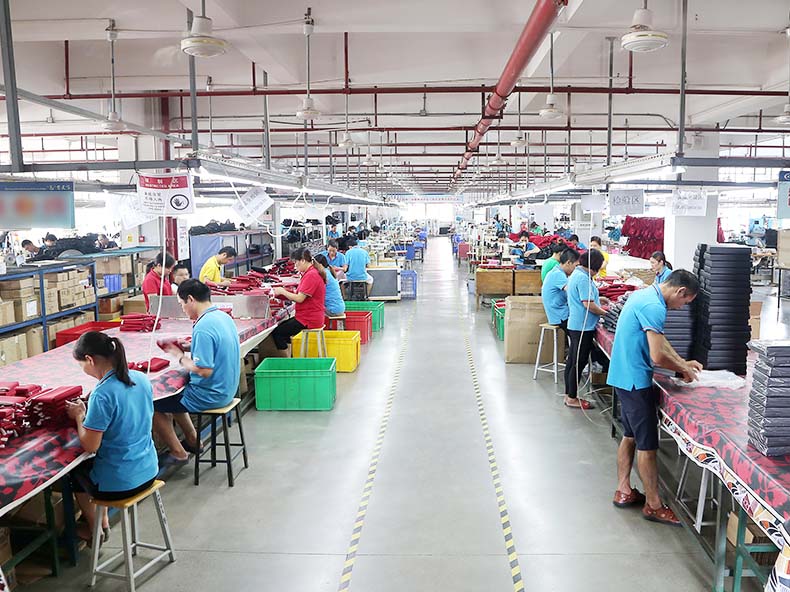 箱包定制,箱包生厂工厂,广州双肩包厂家,广东箱包厂家,包包工厂