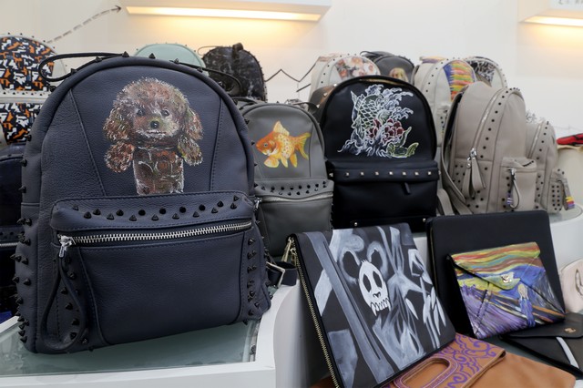 广东箱包厂家,东莞双肩包工厂,礼品背包定制,电脑背包厂家,新秀丽代工厂