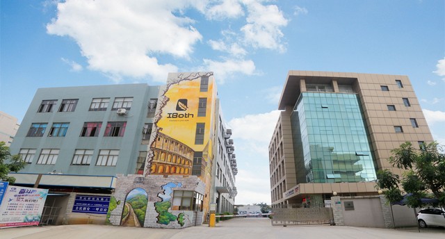 背包定制厂家,包包定制工厂,箱包厂家,led显示屏动感双肩包厂家