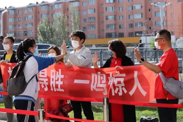 定制书包厂家